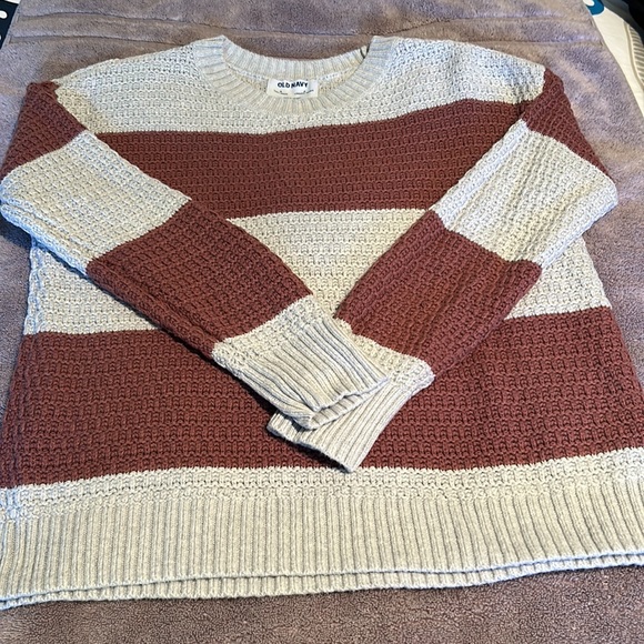 Old Navy woman’s sweater. Size Small.. - Picture 4 of 8
